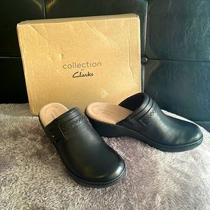 Clarks Collection Black Delana Amber Clogs 7.5